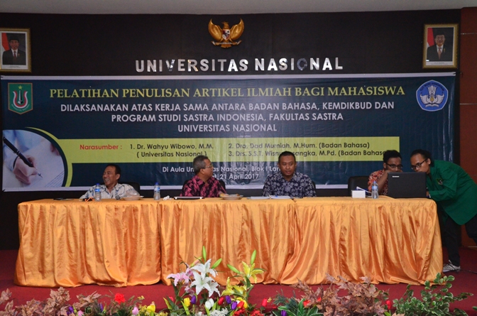 You are currently viewing Fakultas Sastra Indonesia Gelar Pelatihan Penulisan Artikel Ilmiah