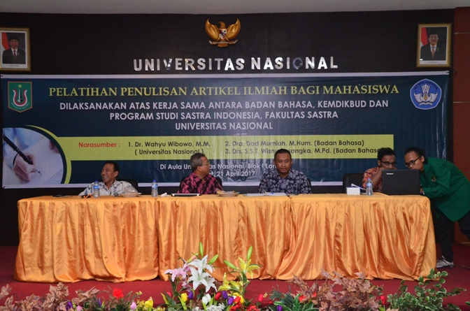 Fakultas-Sastra-Indonesia-Gelar-Pelatihan-Penulisan-Artikel-Ilmiah-1